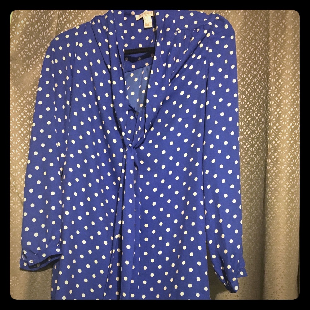 Long sleeve polkadot top